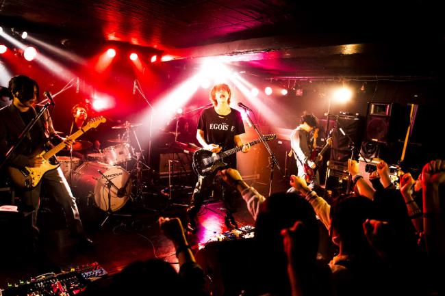 LAMP IN TERREN (C)木村篤史