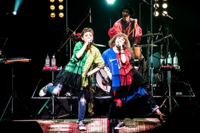 Puffy デビュー21周年記念日に21曲を熱唱 ライブ セットリスト情報サービス Livefans ライブファンズ