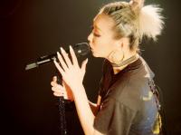 (LiveFans)