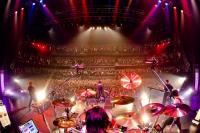 (LiveFans)