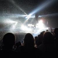 B'z、日本人アーティスト初のヘッドライナー出演！14曲を披露