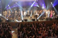 (LiveFans)