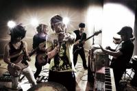 (LiveFans)