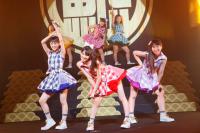(LiveFans)