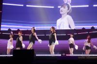 (LiveFans)