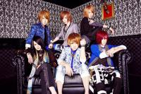 (LiveFans)