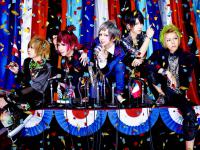 (LiveFans)