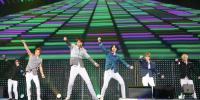 (LiveFans)