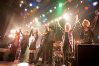 (LiveFans)