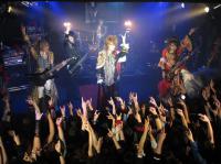 (LiveFans)