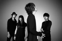 (LiveFans)