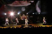 (LiveFans)