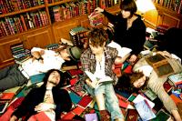 (LiveFans)