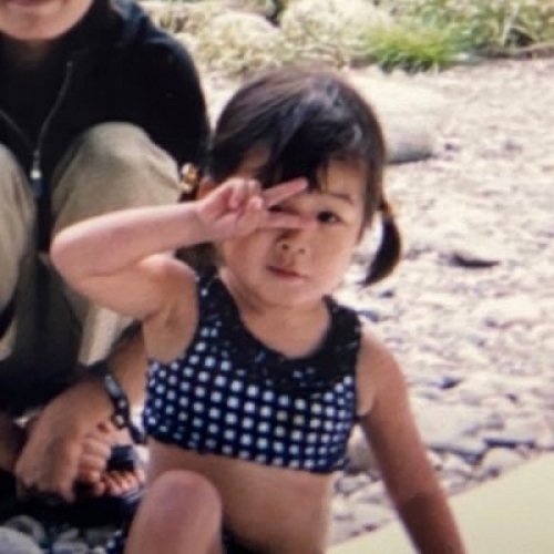 ┌（┌ ＾o＾）┐